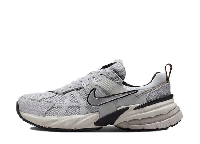 Nike WMNS V2K Run "Pure Platinum" Pure Platinum/Platinum Tint/Light Bone/Chrome