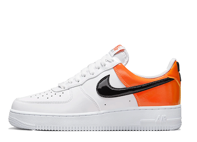 ナイキ ウィメンズ エアフォース1 ロー '07 Ess "パテント" ホワイト/ブリリアントオレンジ/ブラック