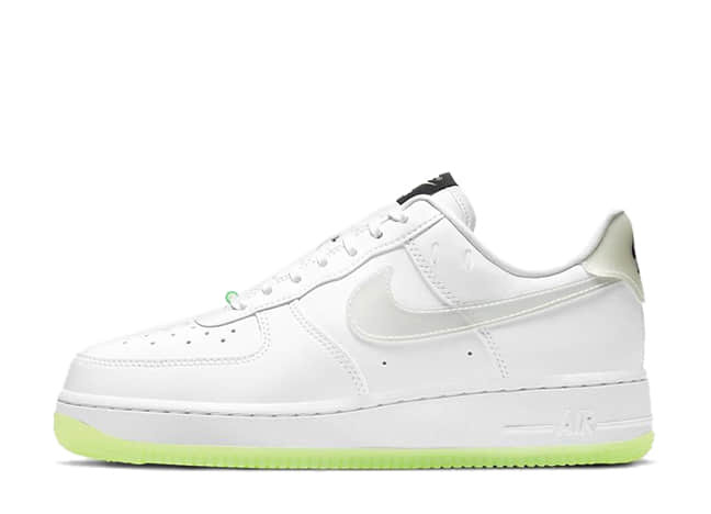 ナイキ ウィメンズ エアフォース 1 07 ロー "グロー・イン・ザ・ダーク & リフレクティブ" ホワイト