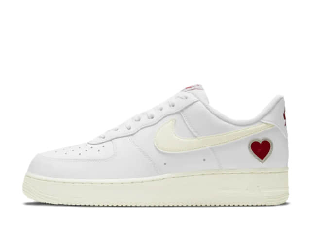 ナイキ エアフォース 1 '07 ロー Qs "バレンタイン デー" ホワイト/セイルユニバーシティ レッド