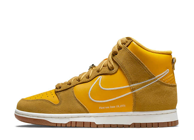 ナイキ ウィメンズ ダンク ハイ Se50 ファースト ユース "ユニバーシティゴールド"