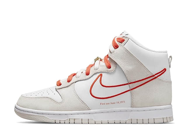 ナイキ ウィメンズ ダンク ハイ Se50 "ファースト ユース" ホワイト/オレンジ