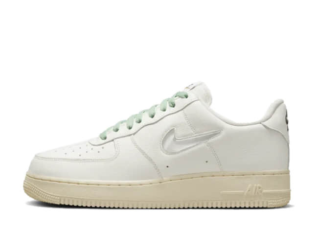 ナイキ エアフォース 1 ‘07 プレミアム ビンテージ "セイル" セイル/セイルエナメル グリーンアルファ オレンジ