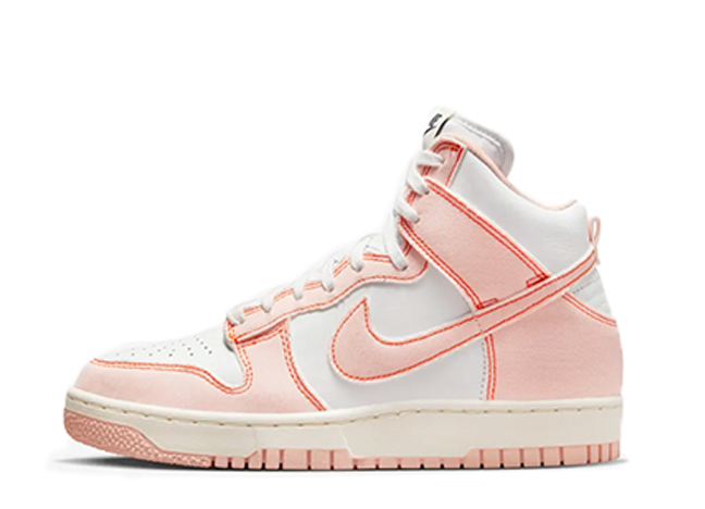 ナイキ ウィメンズ ダンク ハイ 1985 "アークティックオレンジ" ホワイト/アークティック オレンジ-セイル