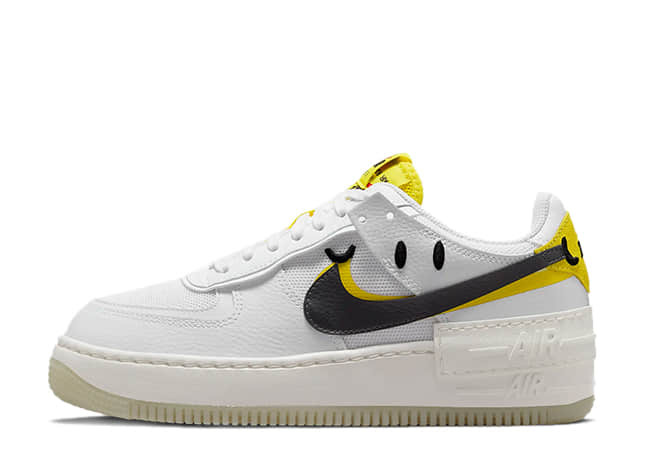ナイキ ウィメンズ エアフォース 1 シャドウ “ゴー ジ エクストラ スマイル" ホワイト/イエローストライク/チームオレンジ/ブラック