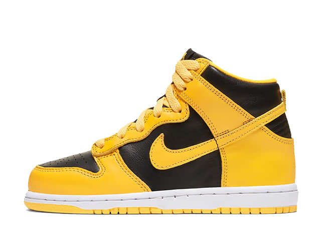 ナイキ ダンク ハイ Sp "アイオワ" ブラック/バーシティ メイズ