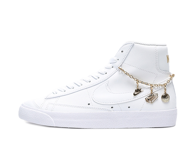 ナイキ ウィメンズ ブレーザー ミッド ’77 Lx "ラッキー チャームズ" ホワイト