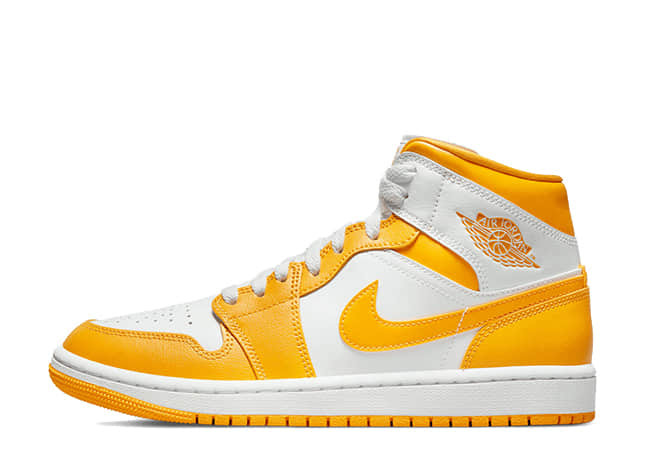 ナイキ エアジョーダン 1 ミッド "ユニバーシティ ゴールド" ホワイト/ホワイトユニバーシティ ゴールド
