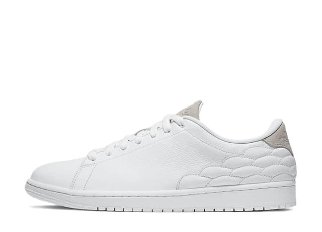 ナイキ ジョーダン センター コート ホワイト