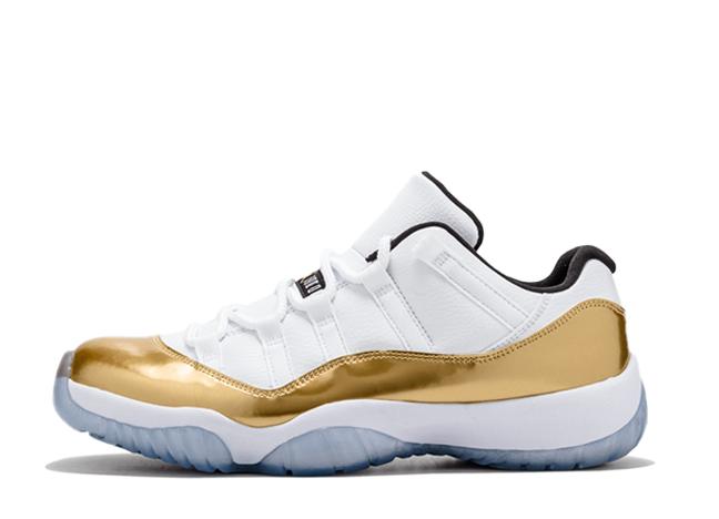 ナイキ エアジョーダン11 ロー レトロ ホワイト/メタリック ゴールドブラック