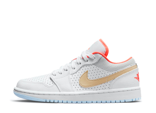 ナイキ ウィメンズ エアジョーダン 1 ロー Se ホワイト/セサミフラッシュ クリムゾンサイキック ブルー