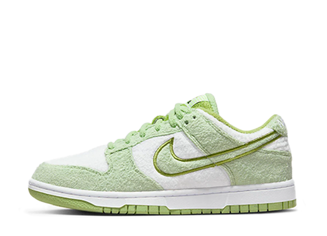 Nike Wmns Dunk Low SE "Fleece" Honeydew/Alligator/White