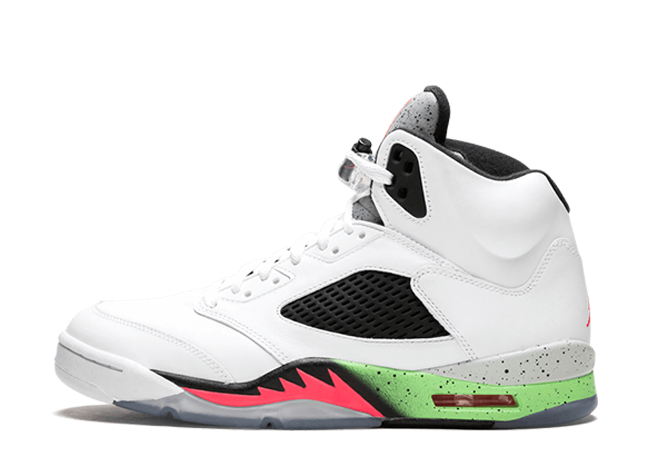 ナイキ エアジョーダン5 レトロ ホワイト/インフラレッド23ライト ポイズン グリーンブラック