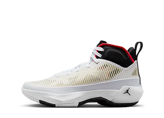 ナイキ Gs エアジョーダンXXXVII "ホワイト/サイレンレッド/ブラック"