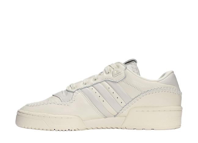 アディダス ライバルリー ロー "オフホワイト/クリスタルホワイト/コアブラック"
