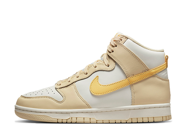 ナイキ ウィメンズ ダンク ハイ "ペールバニラ" ペールバニラ/トパーズゴールド/セイル
