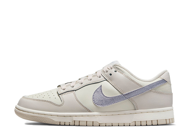 ナイキ ウィメンズ ダンク ロー エッセンシャルズ トレンド "オキシゲンパープル" セイル/オキシゲンパープル