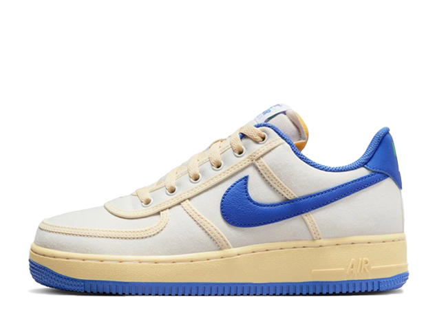 ナイキ ウィメンズ エアフォース1 ロー '07 "アスレチックデパートメント" セイル/ペールバニラ/ミディアムブルー