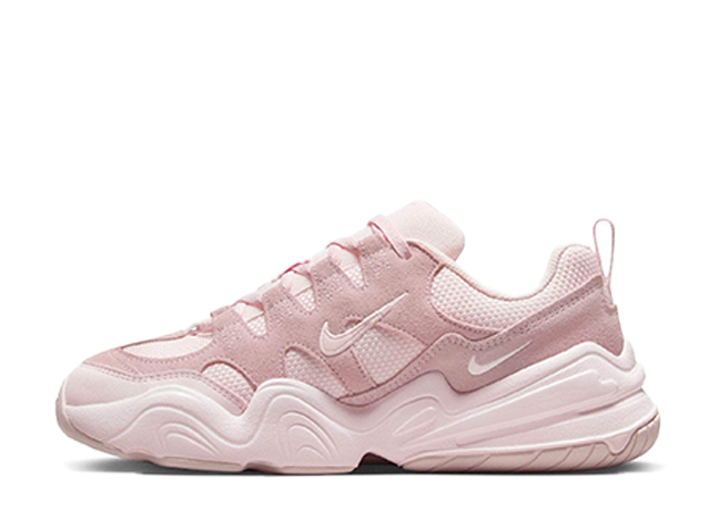 ナイキ ウィメンズ テック ヘラ "パールピンク/ピンクフォーム"
