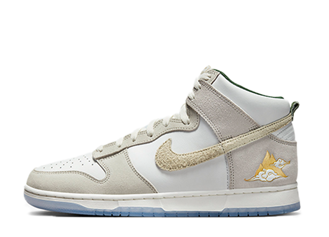 ナイキ ダンク ハイ "ゴールドマウンテン/ホワイト"