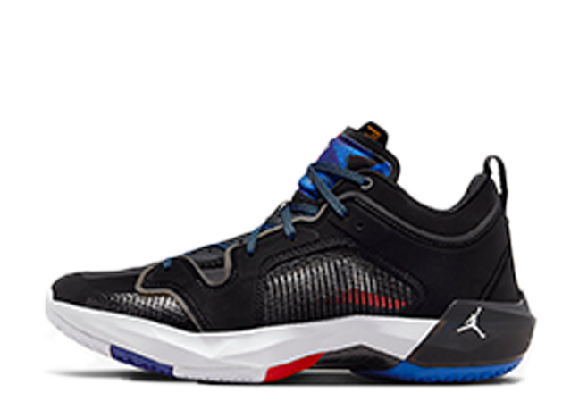 ナイキ エアジョーダン37 ロー "ナッシング バット ネット" ブラック/ホワイト