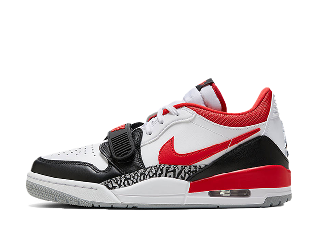 ナイキ エアジョーダンレガシー312 ロー "ブラックトゥ" ブラック/ホワイト/レッド