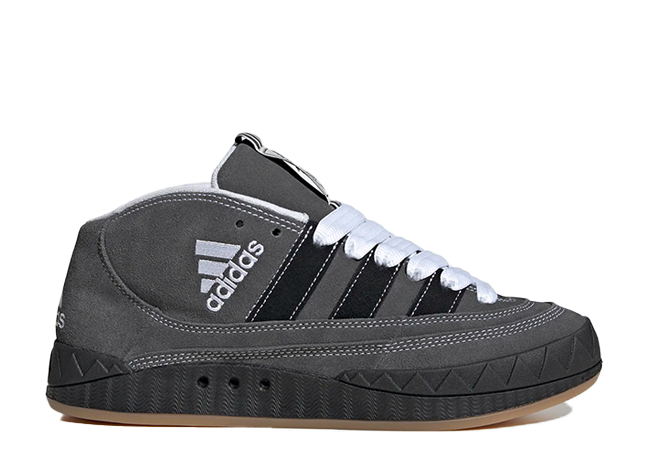 YNuK × アディダス アディマティック ミッド "グレーファイブ/コアブラック/オフホワイト/ガム"