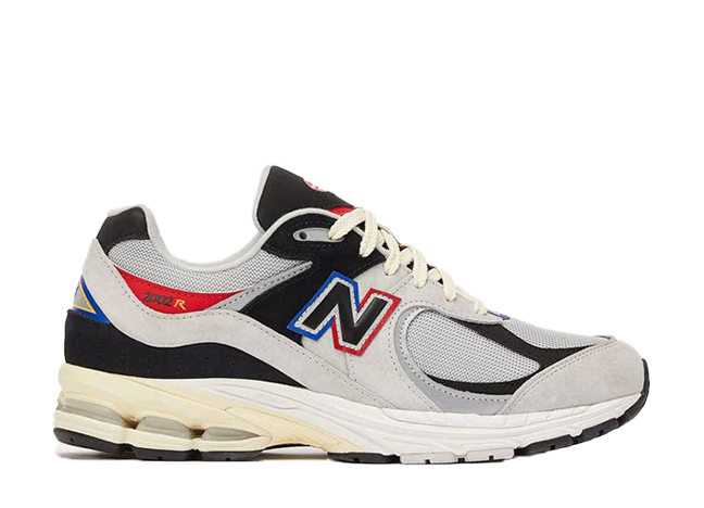 DTLR × ニューバランス 2002R "ラヴァーズオンリー" ブラック/レッド/ブルー