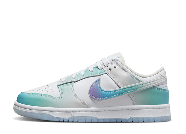 ナイキ ウィメンズ ダンク ロー "アンロックユアスペース" ホワイト/アイスブルー