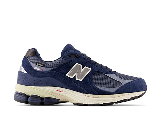 ニューバランス 2002R ゴアテックス "ネイビー/ホワイト"