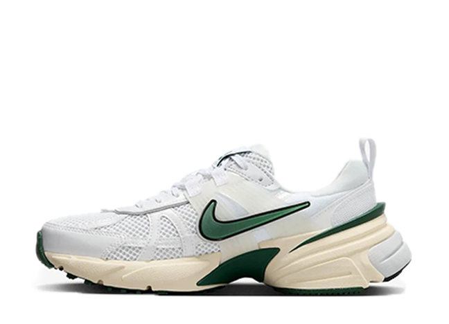 ナイキ ウィメンズ V2K ラン "ホワイト/プラチナムティント/フォトンダスト"