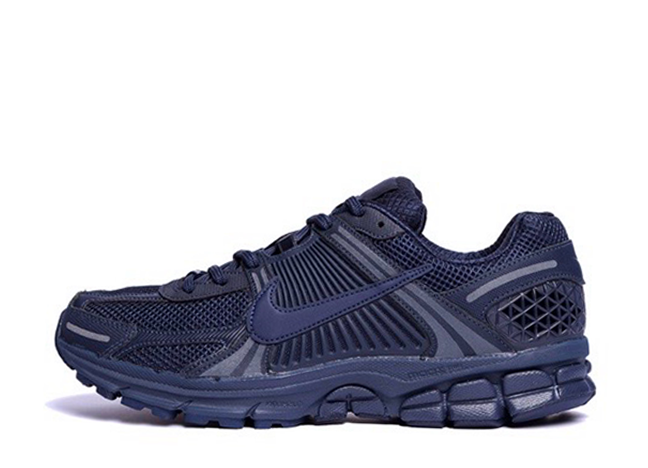 Nike Zoom Vomero 5 "Midnight Navy"Midnight Navy