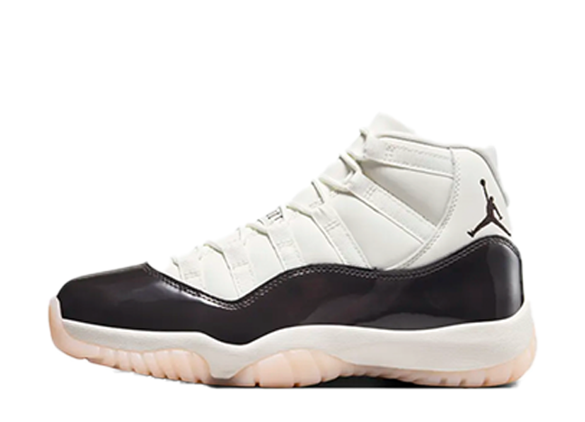 ナイキ ウィメンズ エアジョーダン11 レトロ "ナポリタン" ブラック/ホワイト