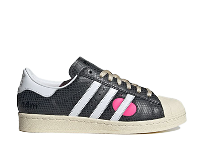 フェイス × アディダス オリジナルス スーパースター82 "カーボン" カーボン/クリームホワイト/フットウェアホワイト