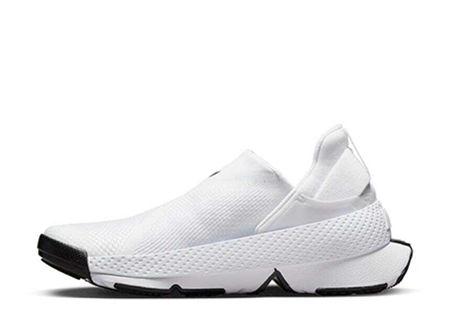 ナイキ ウィメンズ ゴー フライイーズ "ペールアイボリー/ブラック"