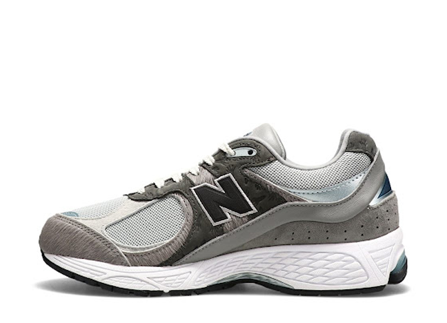 アトモス × ニューバランス 2002R "ラット/ホワイト/グレー"
