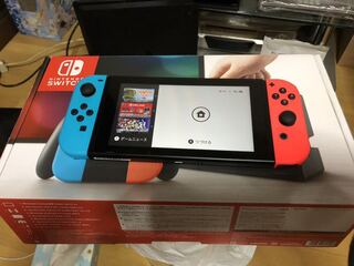 任天堂　Switch 本体　ネオンブルー