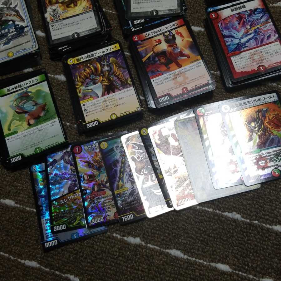 デュエマ約600枚 まとめ売り。