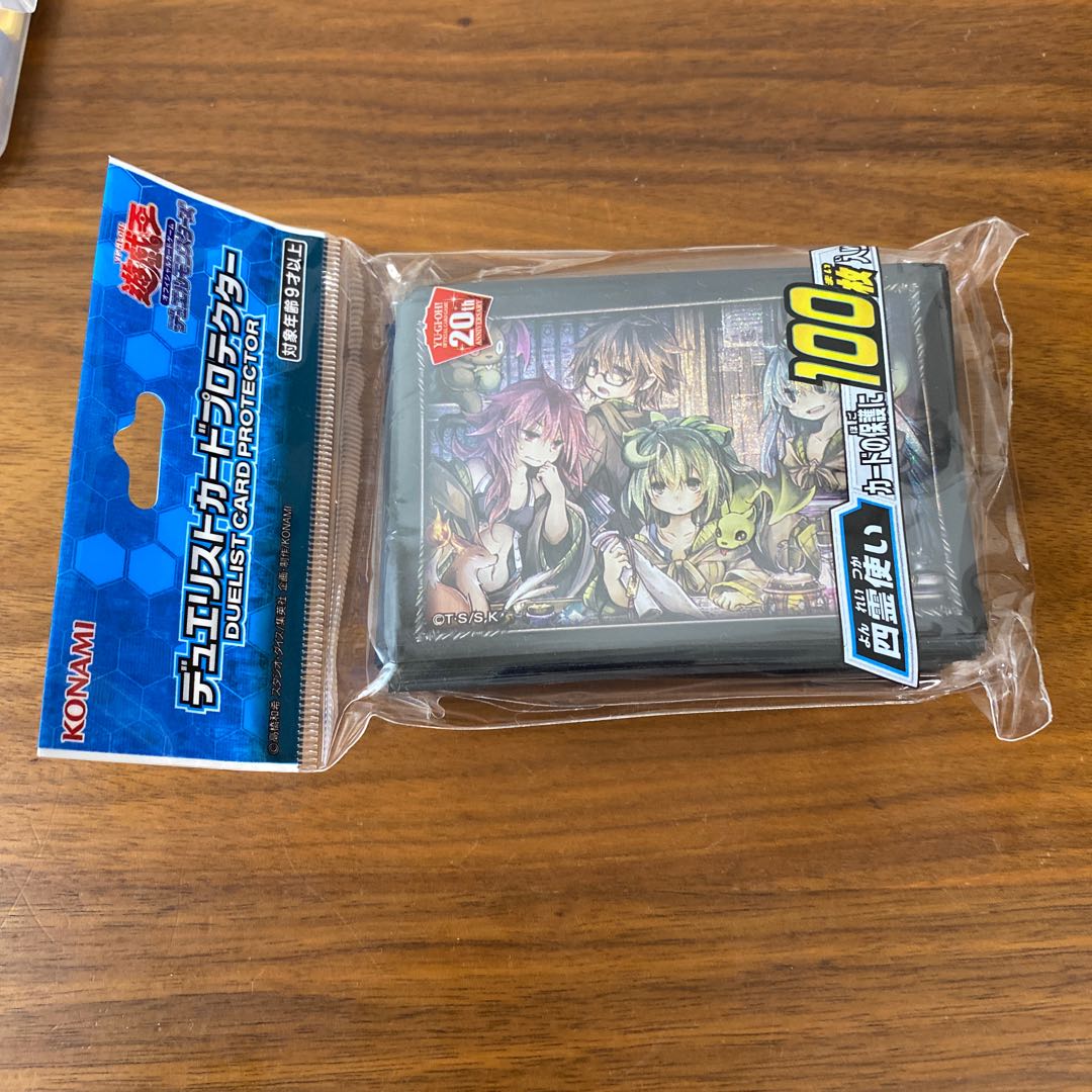 四霊使い 未開封スリーブ100枚