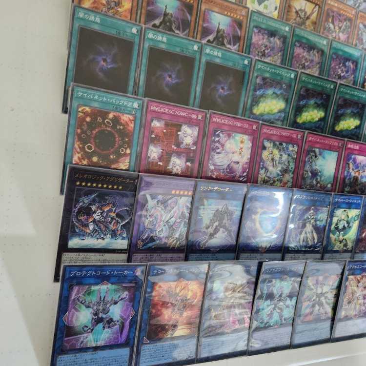 Mountain Store same day shipping M∀LICE Deck Ma Squirrel Deck M∀LICE<P>White Rabbit M∀LICE<P>Dormouse M∀LICE<P>Cheshire Cat M∀LICE IN UNDERGROUND