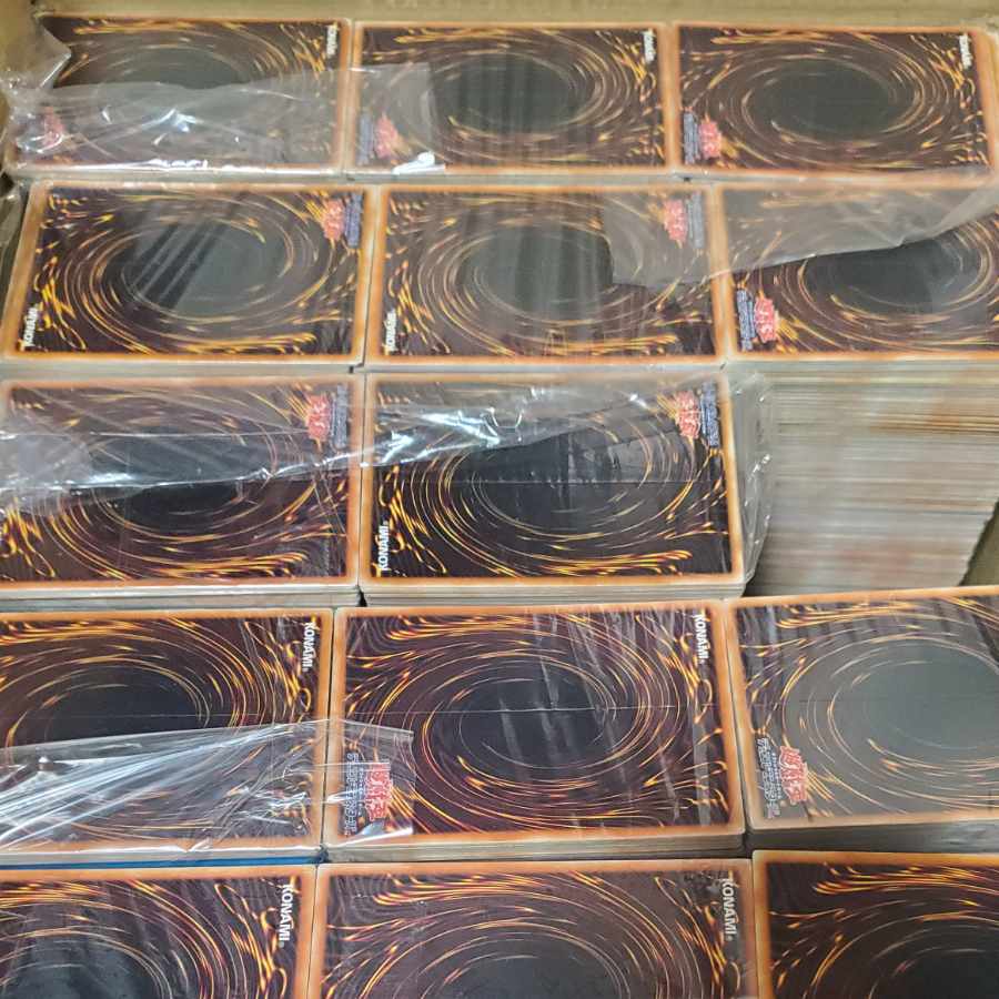 Yu-Gi-Oh! Super Rare and above, approx. 2000 cards, sold in bulk