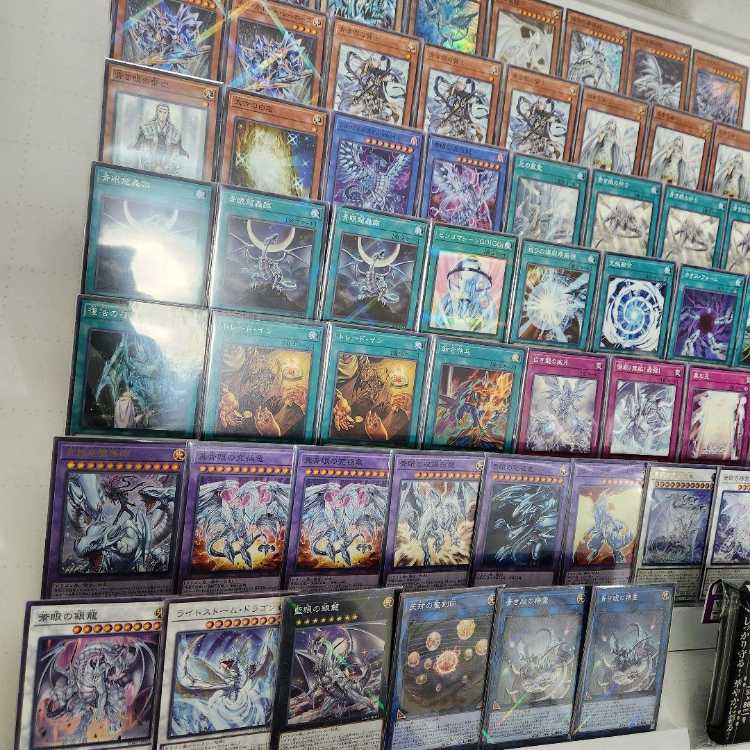 Mountain Store Fast Shipping Blue-Eyes White Dragon Deck Ultimate Dragon Mage Blue-Eyes Silver Dragon Light Storm Dragon Ultimate Dragon Mage Dragon Spirit of White Prayer of the Blue-Eyes