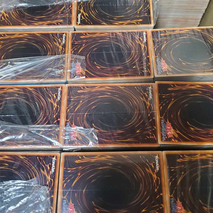 Yu-Gi-Oh! Unsorted items, approx. 14,000 cards, large quantity, bulk sale.