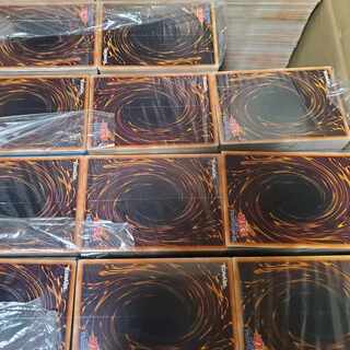 Yu-Gi-Oh! Quarter Century Chronicles, approx. 2000 cards, sold in bulk.