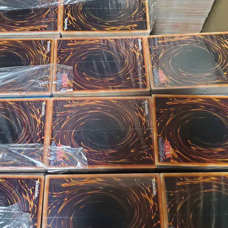 Yu-Gi-Oh! Super Rare and above, approx. 2000 cards, sold in bulk