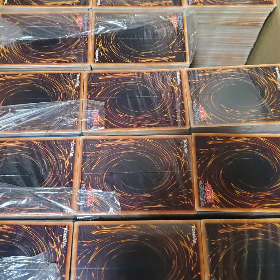 Yu-Gi-Oh! Super Rare and above, approx. 2000 cards, sold in bulk