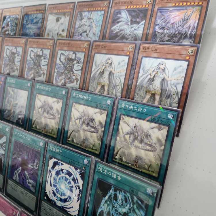 Mountain Store Fast Shipping Blue-Eyes White Dragon Deck Snubbull Eyes Deck White Maiden Neo Kaiser Sea Horse Blue-Eyes Alternative Ultimate Dragon Stardust Sifr Divine Dragon Blue-Eyes Spirit