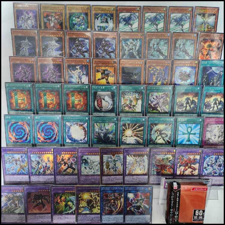 E-HERO Deck - Pre-built deck Elemental HERO Flame Wingman - Flame Shoot Elemental HERO Thunder Giant - Voltic Zapdos Elemental HERO Absolute Zero