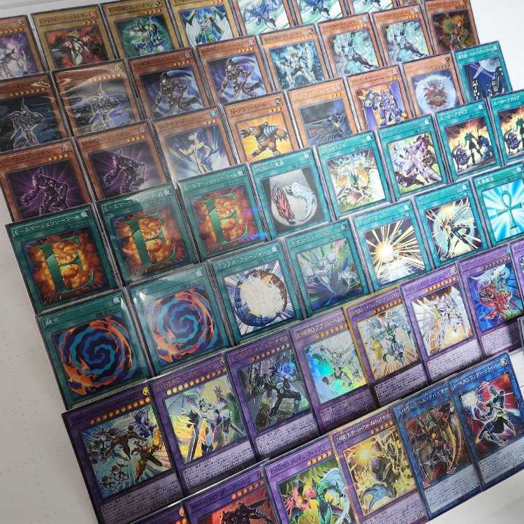 E-HERO Deck - Pre-built deck Elemental HERO Flame Wingman - Flame Shoot Elemental HERO Thunder Giant - Voltic Zapdos Elemental HERO Absolute Zero