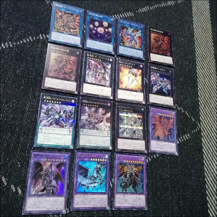 遊戯王　真紅眼　レッドアイズ　デッキ　黒石　鋼炎竜　黒炎竜　[04368]